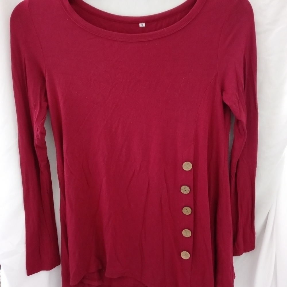 Small womens Maroon top with decorative buttons